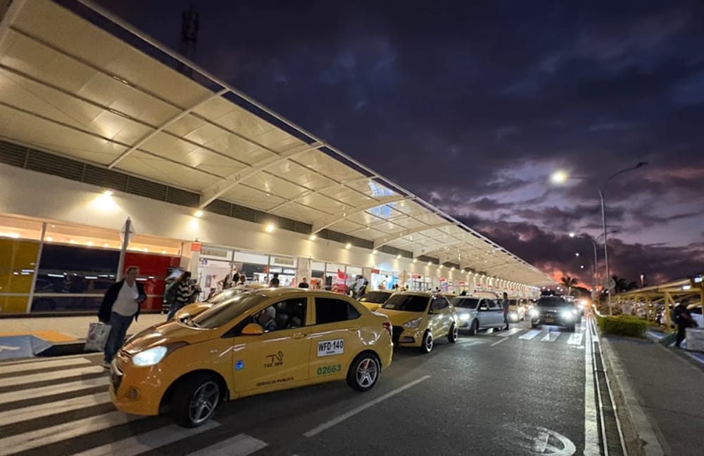 Taxista paralizarán la vía al Aeropuerto este viernes imagen de la publicación