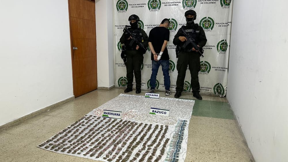 Cargado con tres kilos de drogas listo para venderlas al menudeo imagen de la publicación