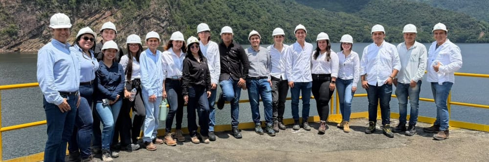Ingeniería civil UDES realizó visita académica a la Represa Hidroeléctrica Sogamoso imagen de la publicación