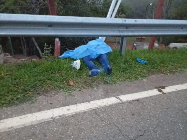 Un muerto y un herido en accidente de moto en la vía Barichara–San Gil imagen de la publicación
