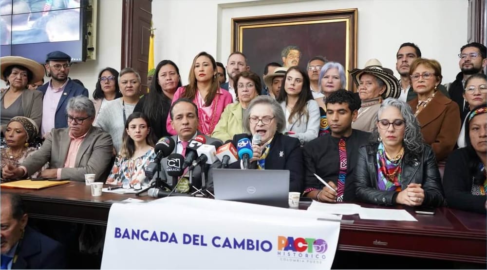 Acusan a senadores del Pacto Histórico en bloquear el bono escolar para adolescentes imagen de la publicación