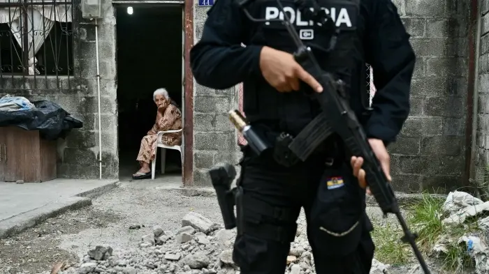 Ecuador mantiene altos niveles de violencia pese a leve reducción de homicidios imagen de la publicación