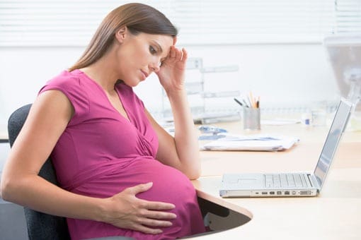 Aprueban doble licencia de maternidad en parejas del mismo sexo en Colombia imagen de la publicación
