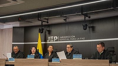 Arrebatar infancias fue una política de facto nacional: JEP imputa a 20 exjefes regionales de las Farc por reclutamiento sistemático de menores imagen de la publicación