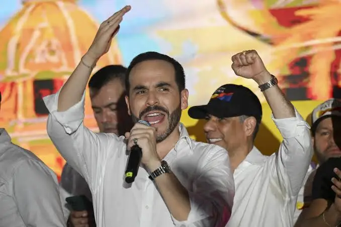 De la Espriella acusa a Petro de persecución y advierte un posible atentado en su contra. ¿será cierto o es victimización electoral? imagen de la publicación
