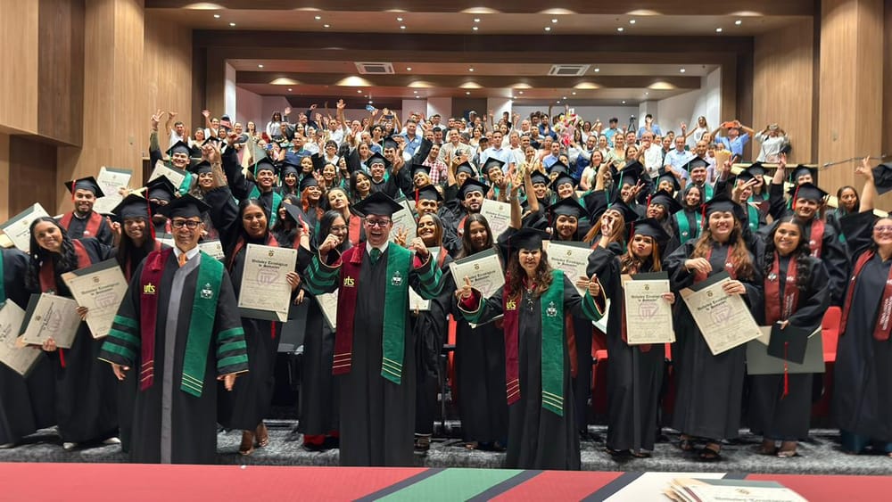 UTS gradúan a 1.000 nuevos profesionales en nuevo auditorio imagen de la publicación
