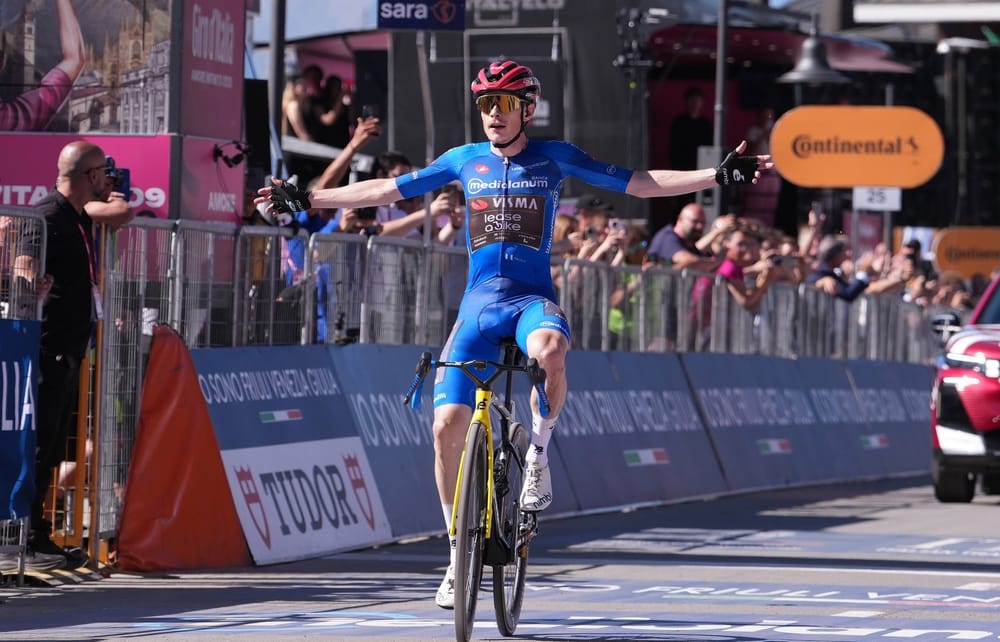 Vingegaard ganó la etapa 14 y es nuevo líder del Giro imagen de la publicación