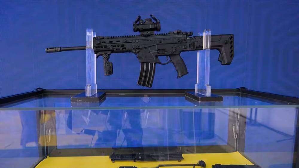 Presentan el fusil “Jaguar”: el nuevo armamento colombiano imagen de la publicación