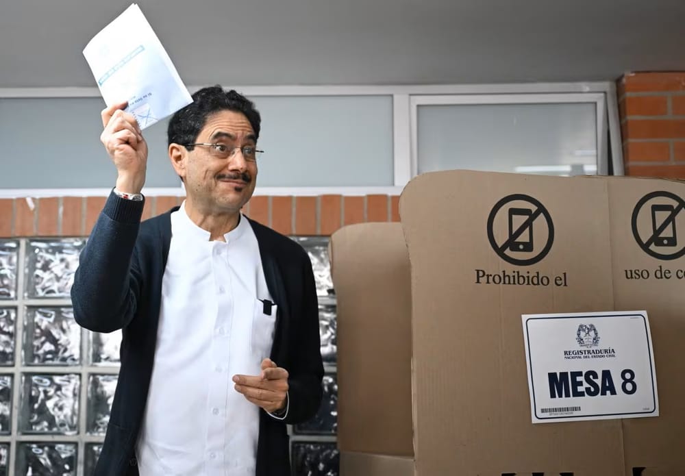 “Sí pero no”, la respuesta de Cepeda a De la Espriella sobre su asistencia a un debate presidencial imagen de la publicación