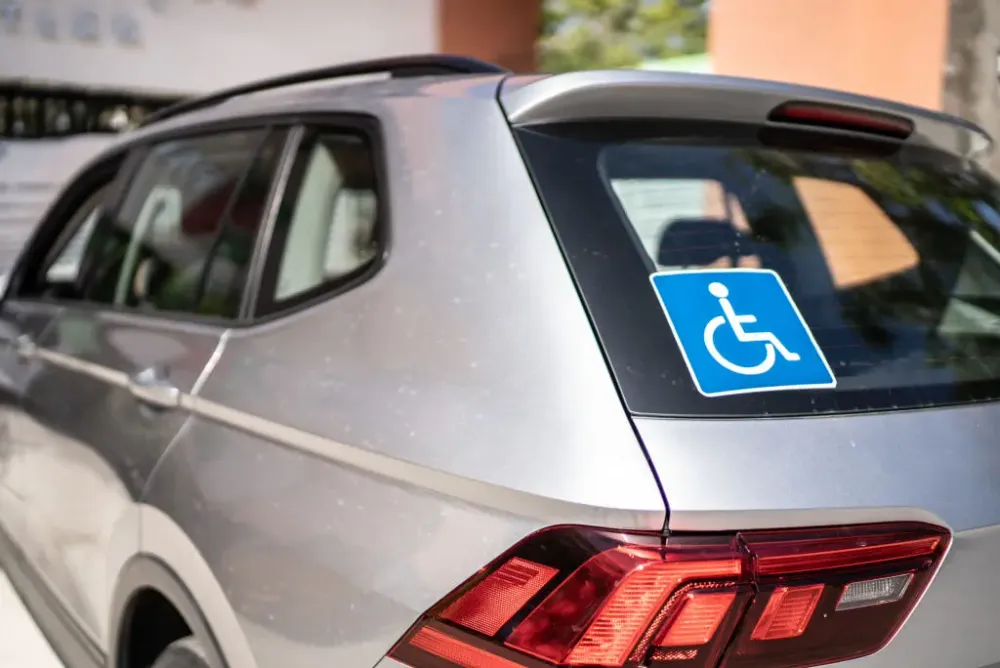 Vehículos que transportan personas con discapacidad tendrían excepción de pico y placa en todo el país imagen de la publicación