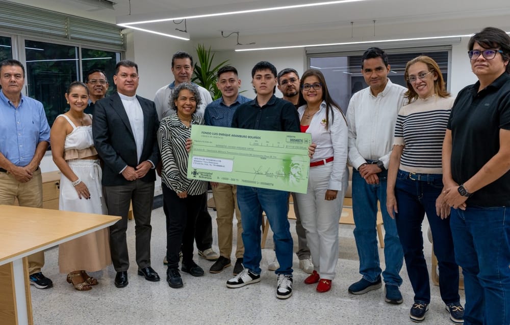 Entrega de Beca Luis Enrique Aramburo Bolaños 2026 imagen de la publicación