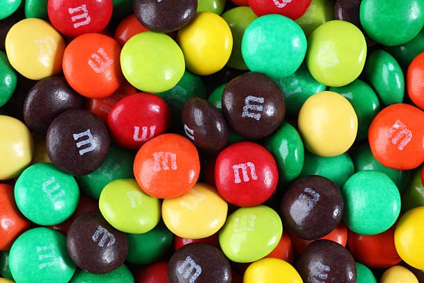 M&M's retirará dos de sus colores más emblemáticos en nueva versión sin colorantes artificiales imagen de la publicación