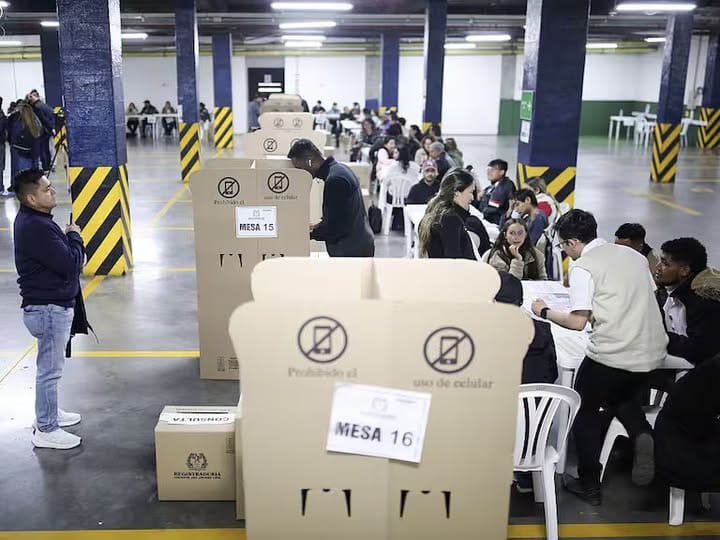 Material electoral fue entregado en las regiones afectadas por el invierno en Santander imagen de la publicación