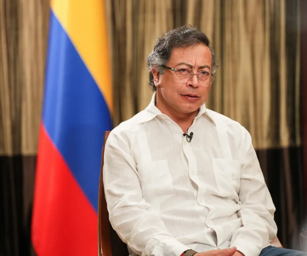 PETRO dejó el país en quiebra imagen de la publicación