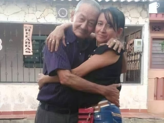 “No quiero abandonarla”: hijo de mujer con trastorno bipolar pide ayuda ante el riesgo de quedar en la calle imagen de la publicación