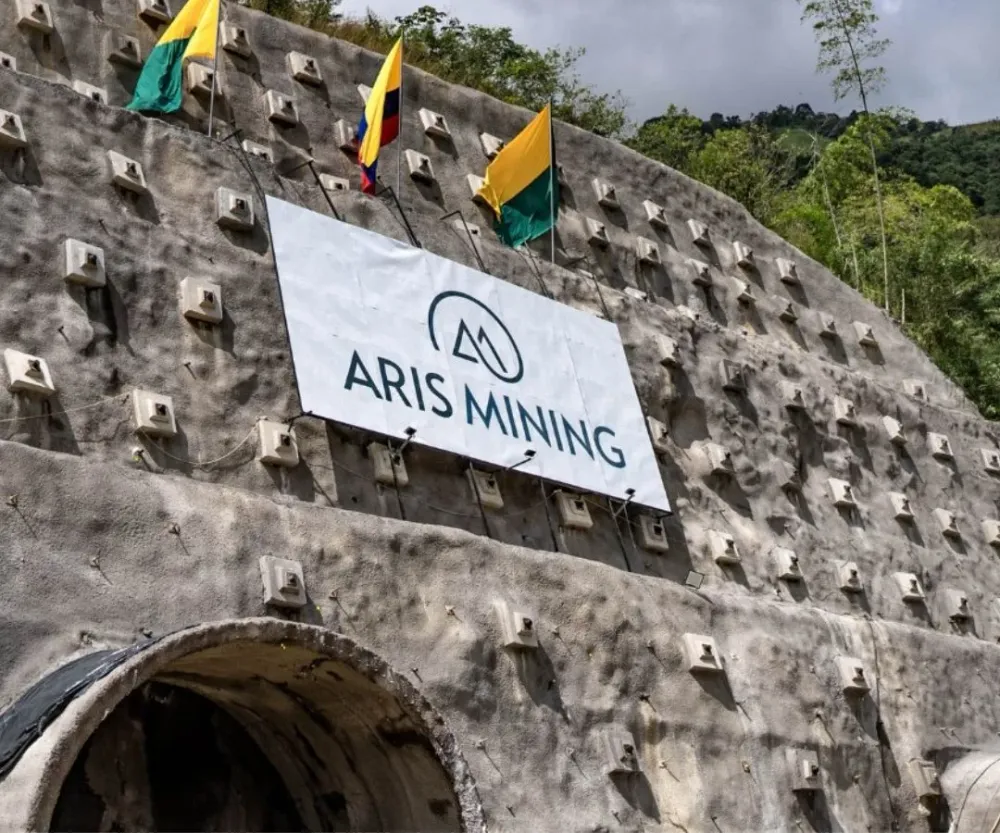 Aris Mining responde a versiones sobre su composición accionaria y desmarca a Serafino Iacono de la dirección de la compañía imagen de la publicación