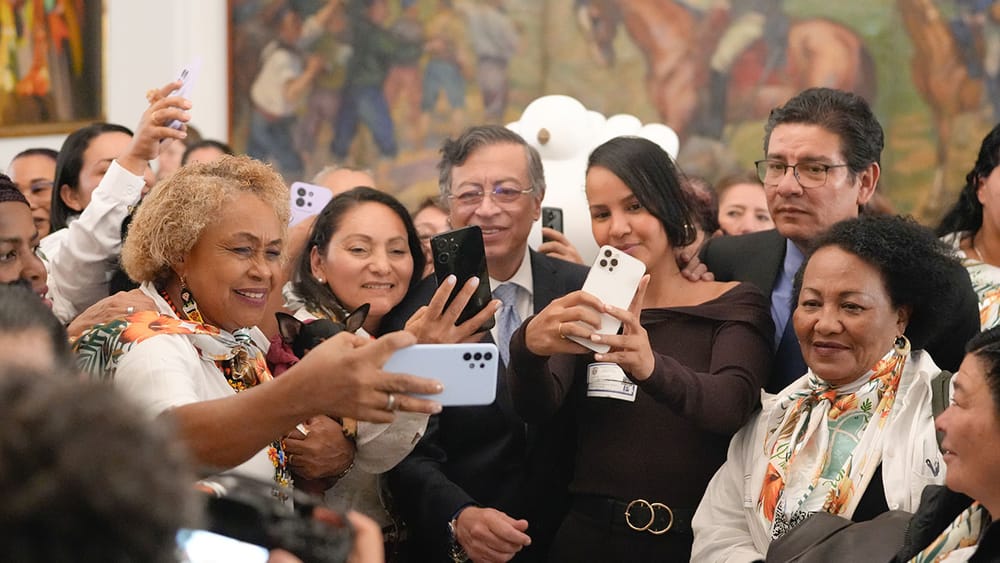 Petro invitó a la derecha Abelardista y Uribista a sentarse a la mesa para negociar la paz política. ¿Serán sinceras sus intenciones? imagen de la publicación