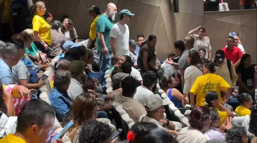 Con agresiones finalizó en la UIS la reunión para oficializar la delimitación de Santurbán: agredieron hasta el Procurador Delegado imagen de la publicación
