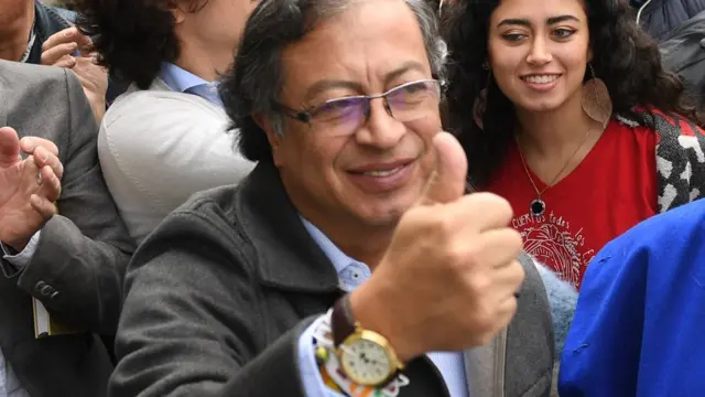 Abelardo se convertiría en el perrito faldero de Trump, según Petro imagen de la publicación