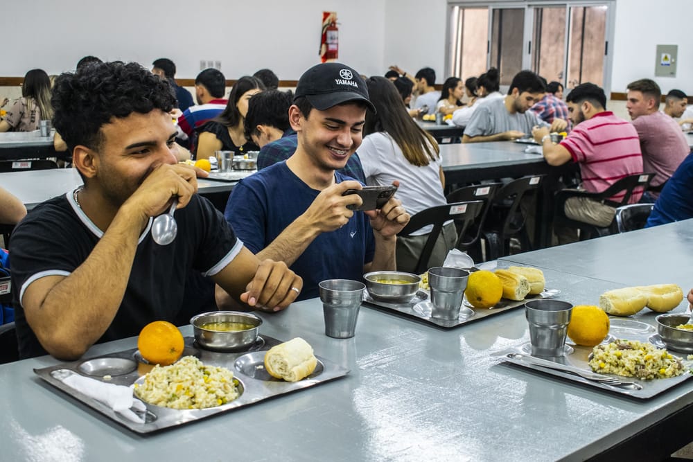 Proponen ampliar el Plan de Alimentación Escolar para los sectores universitarios. ¿Le gusta la idea? imagen de la publicación