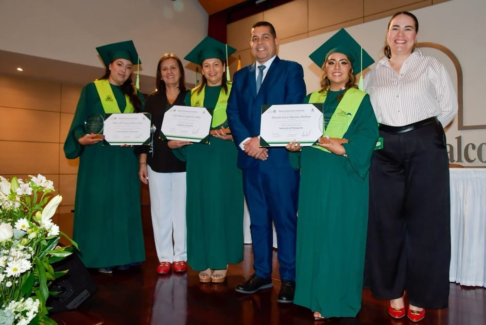 Ceremonia de Técnicos laborales en  Instituto de Educación Comfenalco imagen de la publicación
