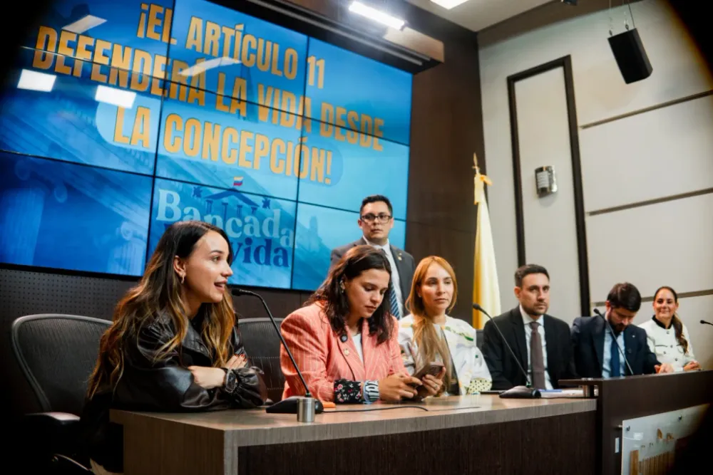 Congresistas provida desafían a la Corte: proponen prohibir el aborto incluso en casos de violación, riesgo para la madre y malformaciones fetales ¿ Le parece justo? imagen de la publicación