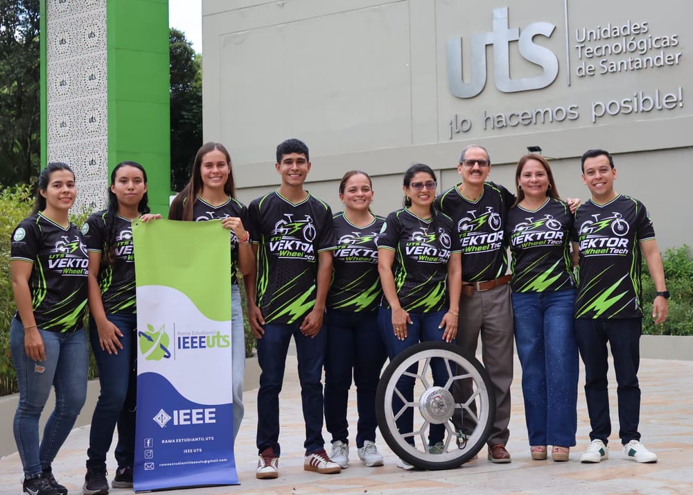 Ciencia, ingeniería y trabajo en equipo con sello Uteísta imagen de la publicación