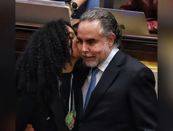 ¿Del título 'chimbo' a las 'coimas VIP'? La 'brillante' carrera que investiga la Fiscalía imagen de la publicación