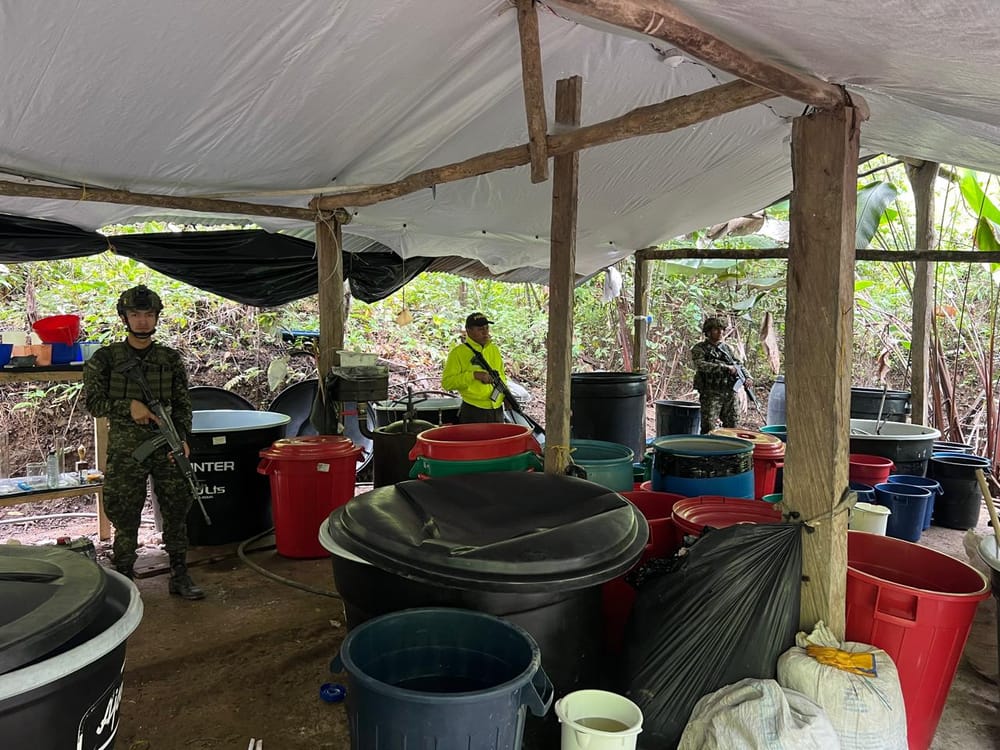 Golpe al narcotráfico en el sur del Cesar: destruyen laboratorio con más de 310 kilos de cocaína de las ACS imagen de la publicación
