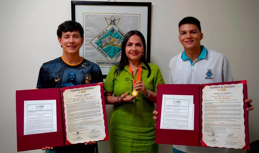 Condecoración a Escuela Normal Superior Cristo Rey imagen de la publicación
