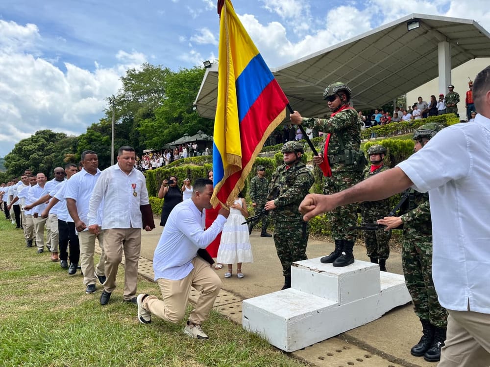 Héroes de la patria  van a uso de buen retiro en el Ejército nacional imagen de la publicación