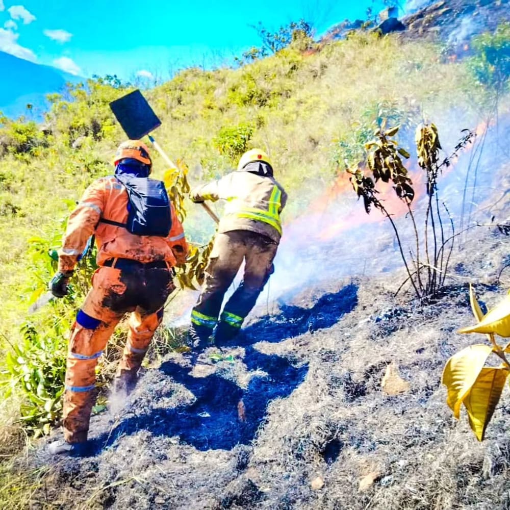 Humareda cubrió a Piedecuesta debido a grave incendio forestal imagen de la publicación