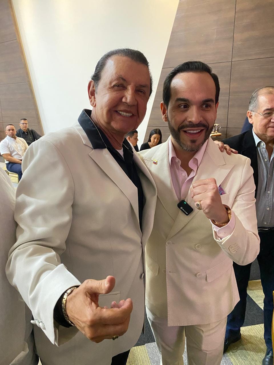 Líder de empresarios de Santander con el presidente De La Espriella imagen de la publicación