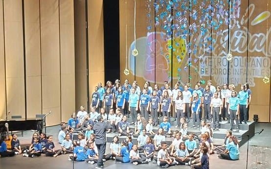 Voces infantiles y juveniles unidas en un solo coro imagen de la publicación