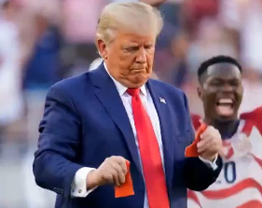 Las múltiples veces en las cuales la política ha manchado  la pelota imagen de la publicación