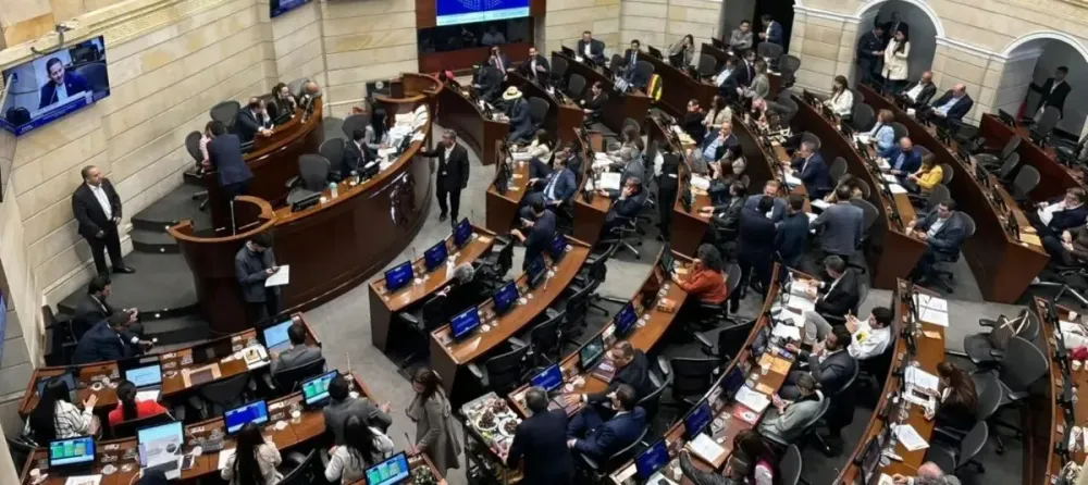 Tensiones entre Centro Democrático y partidos por la presidencia del Senado imagen de la publicación