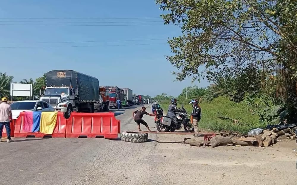 Acuerdo con campesinos del Bajo Rionegro permite desbloquear la carretera imagen de la publicación