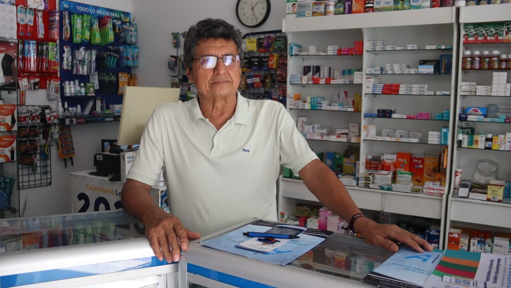Ministro de Salud es sancionado por desacato en proceso sobre regulación de droguerías imagen de la publicación