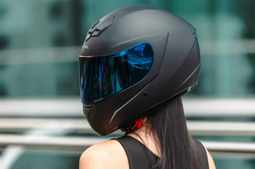 El casco es la principal protección del motociclista y saber cuándo reemplazarlo también salva vidas imagen de la publicación