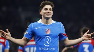 Arsenal ofrece 100 millones de euros y a Gyökeres para fichar a Julián Álvarez imagen de la publicación