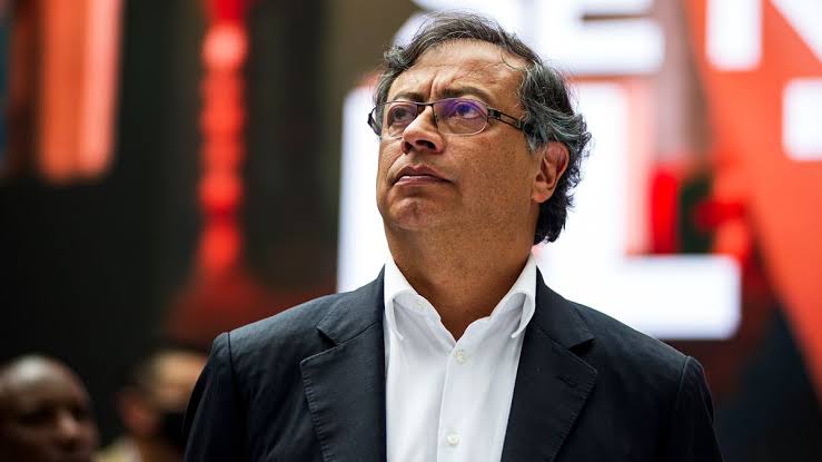 ¿La última jugada? Petro publica demanda para tumbar a De la Espriella imagen de la publicación
