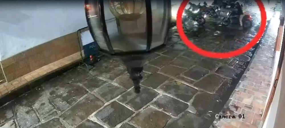 No llegaron lejos: capturan a dos presuntos ladrones y recuperan motocicleta robada en Santander imagen de la publicación