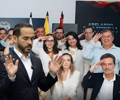 Petro arremete contra el retiro espiritual de Abelardo De La Espriella ¿Usted apoya al presidente? imagen de la publicación