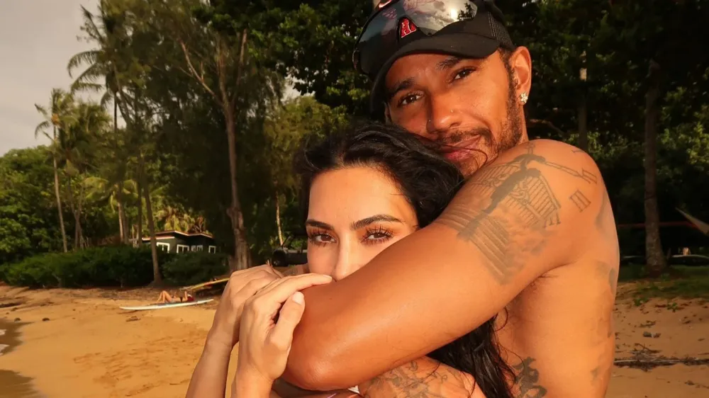 Lewis Hamilton y Kim Kardashian disfrutaron unas románticas vacaciones en Hawái antes del regreso de la Fórmula 1 imagen de la publicación