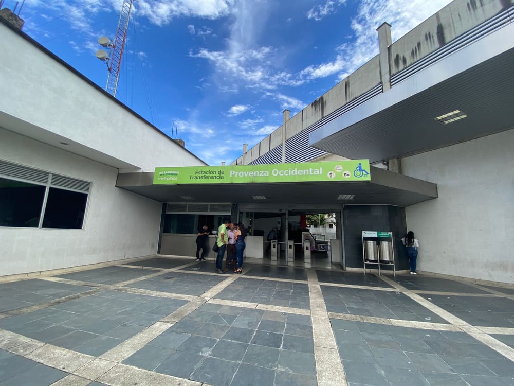 Más puntos de acopio de ayuda para víctimas del terremoto en Bucaramanga imagen de la publicación