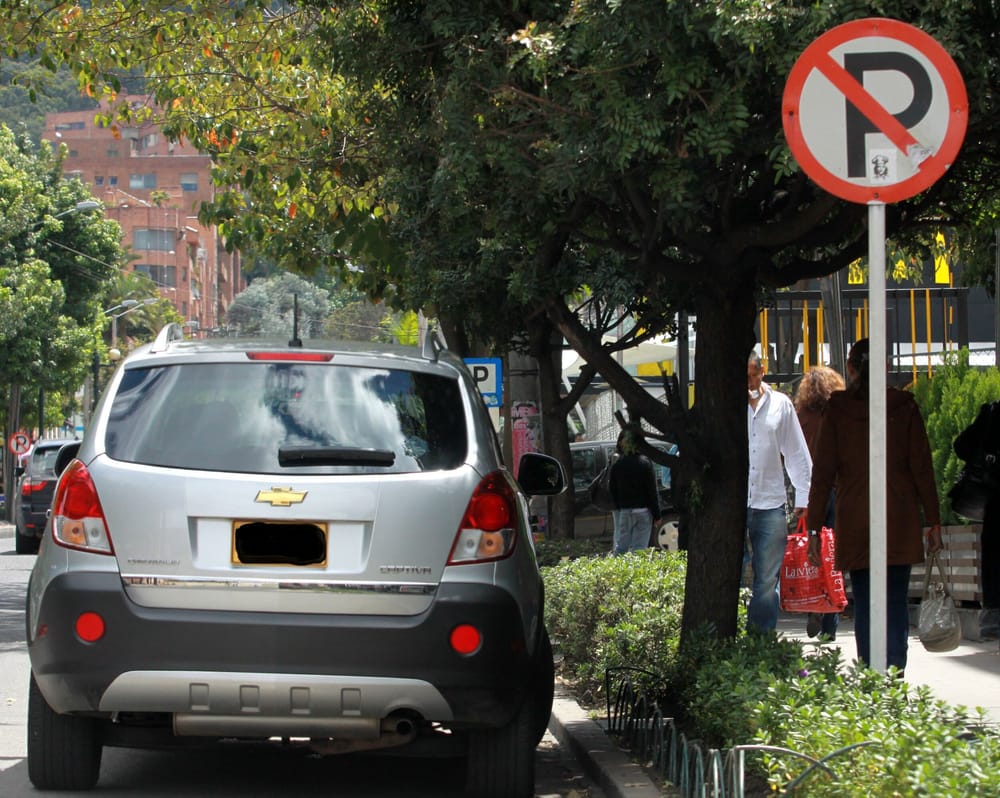No hay parqueadero para tanto automotor imagen de la publicación