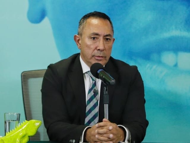 Escándalos en ECOPETROL comprometen a Ricardo Roa Su compañero sentimental habría acaparado la contratación oficial imagen de la publicación