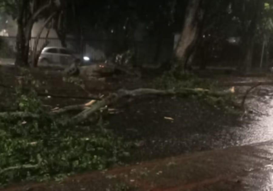 Daños considerables tras fuerte aguacero en el Área Metropolitana de Bucaramanga imagen de la publicación
