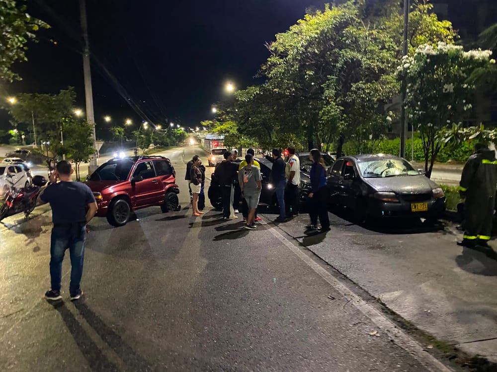 Cuatro vehículos chocaron en la autopista de Floridablanca y provocaron fuerte congestión imagen de la publicación