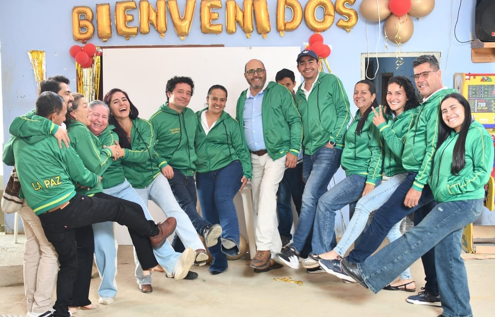 La Paz exalta y reconoce labores a docentes y personal administrativo imagen de la publicación